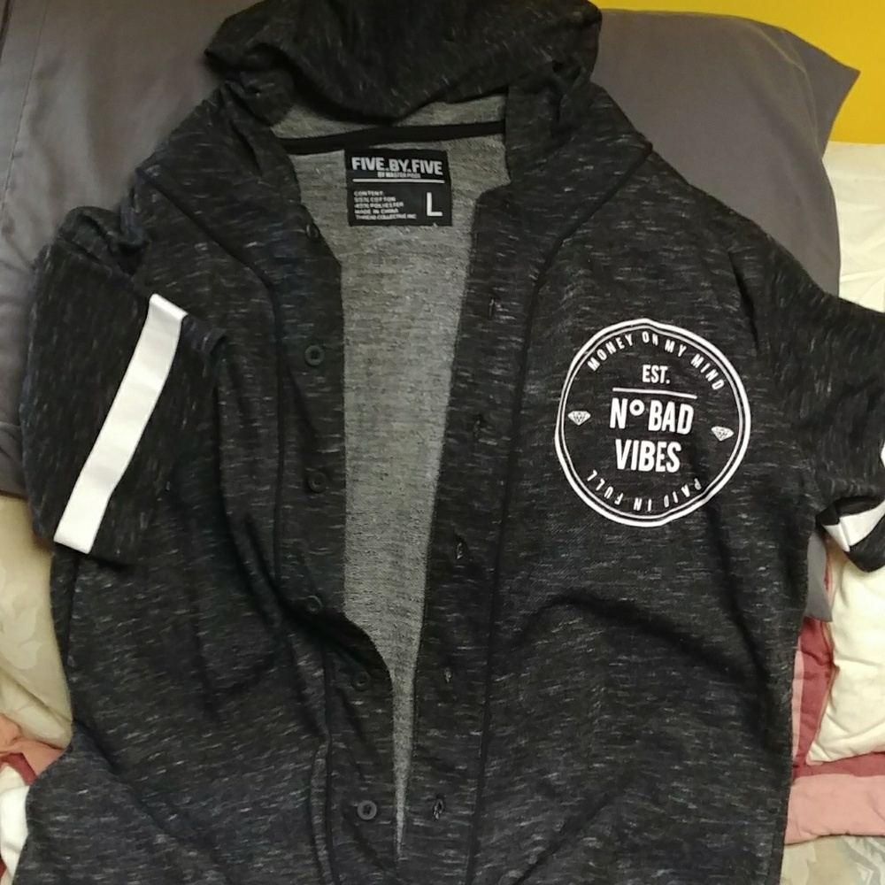 Short sleeve hoodie